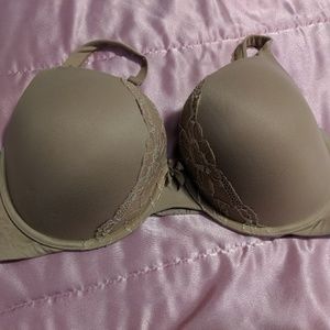 Body by Victoria Secret Bra 38 DD